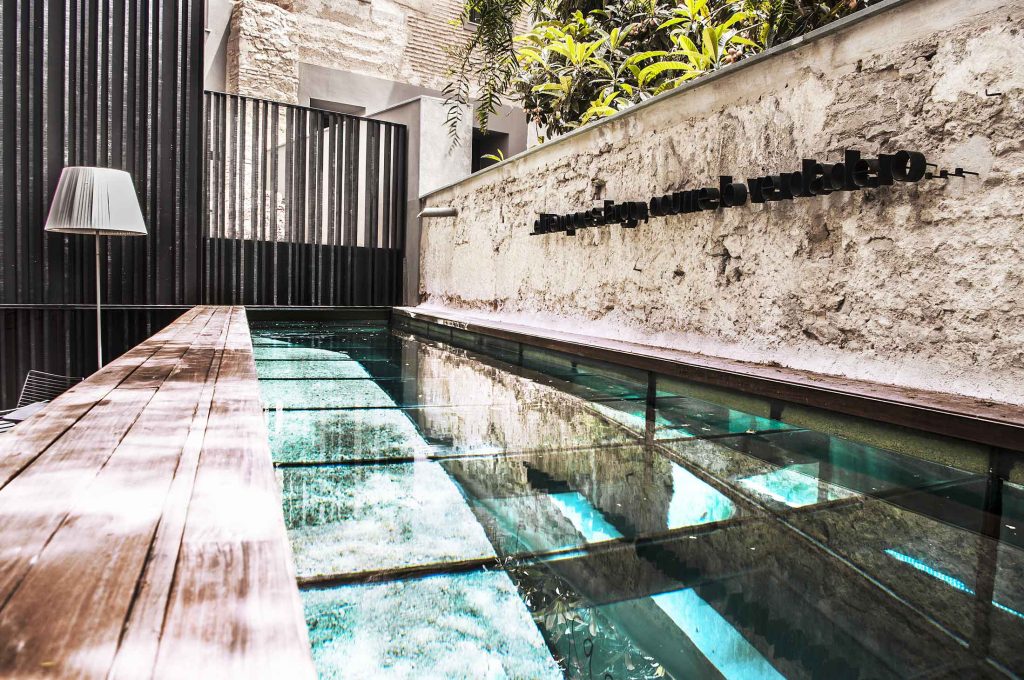 Caro Hotel